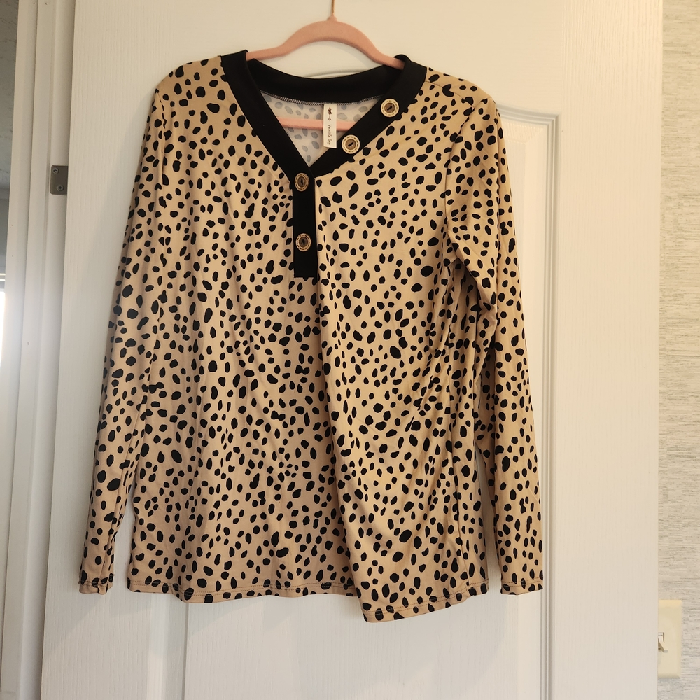 Vanilla Bay Tan and Black Button-Accent Blouse Size M Euc